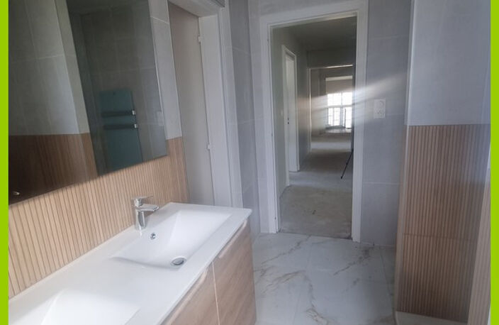 Magnifique T5 107m2 entièrement rénové à neuf avec cave et p — photo 3