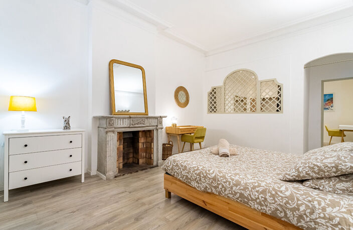Appartement Toulon Haute Ville T4 de 106 m2 Cave et Chambre d... — photo 5