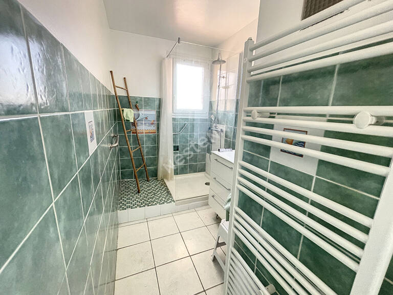 Appartement Six Fours Les Plages de 3 pièces avec terrasses — photo 1