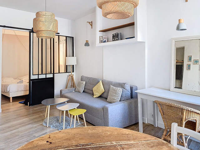 Appartement Toulon T1 Bis de 36.70 m²  Place Louis Blanc vue ... — photo du bien