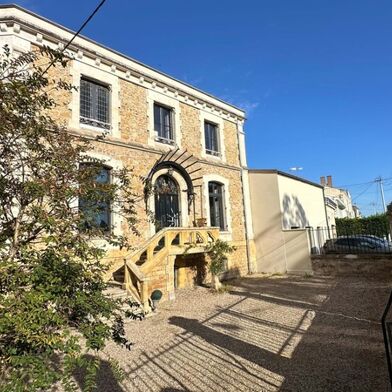 Maison 8 pièces 699000 €