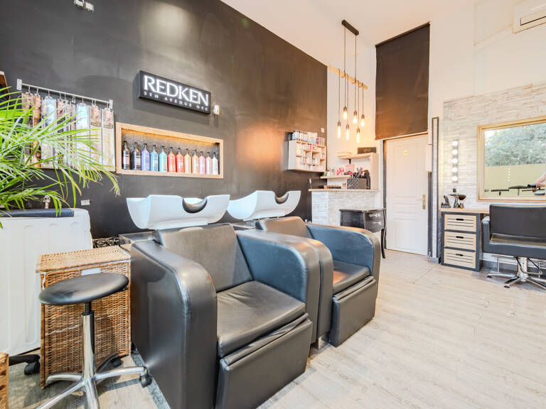 HYERES FONDS DE COMMERCE SALON DE COIFFURE — photo 1