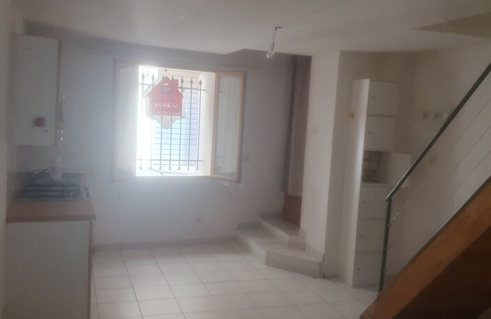 Lambesc centre village appartement avec une chambre, un bure — photo 2