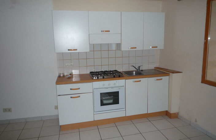 Lambesc centre village appartement avec une chambre, un bure — photo 4