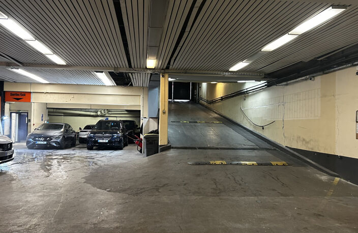 PARIS IIéme: Rue de la Paix: LOT DE 4 PARKINGS — photo 4
