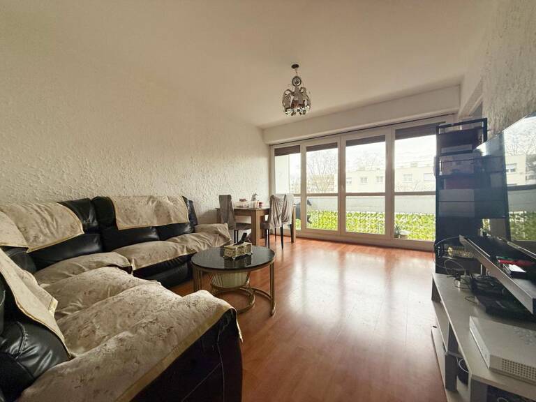 AV DE L'EUROPE - Appartement T4 de 67 m² — photo 1