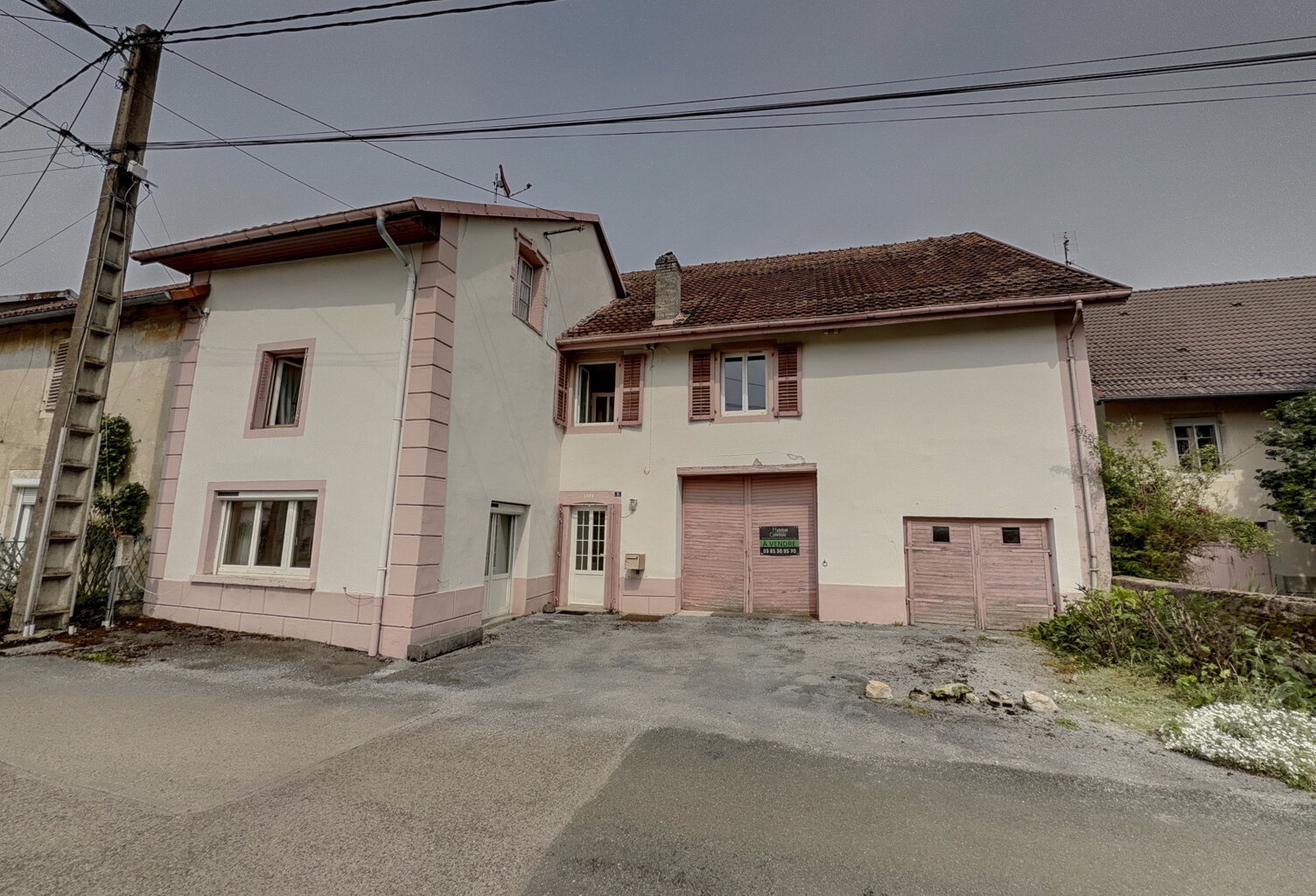MONTECHEROUX - MAISON MITOYENNE A RENOVER — photo 1