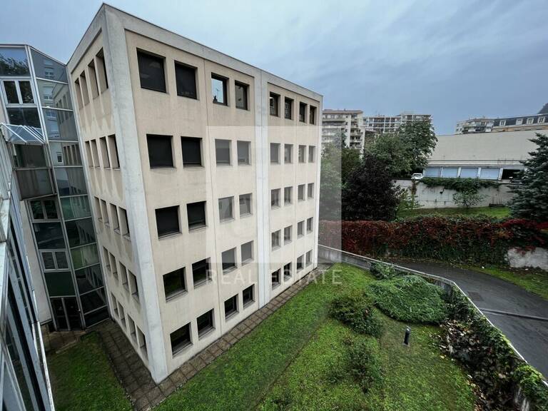 BUREAUX à LOUER — photo 1