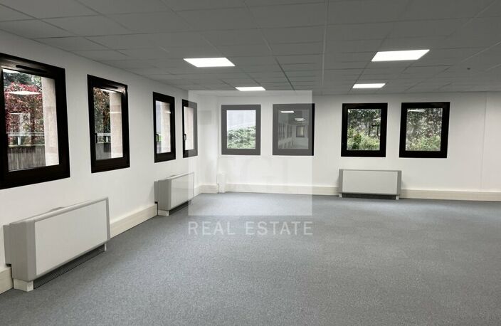 BUREAUX à LOUER — photo 2