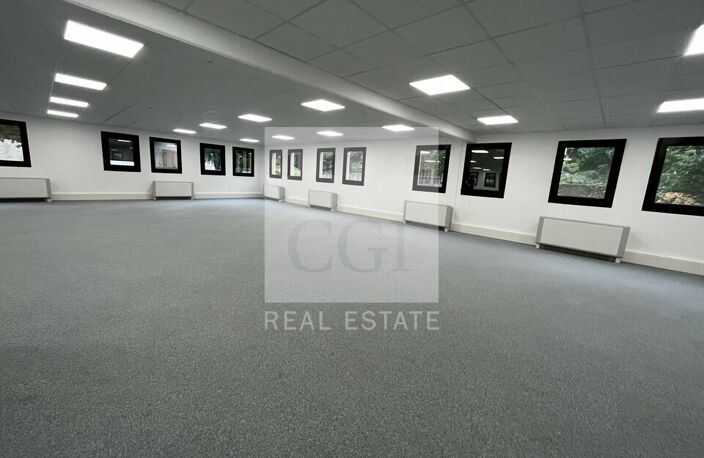 BUREAUX à LOUER — photo 3