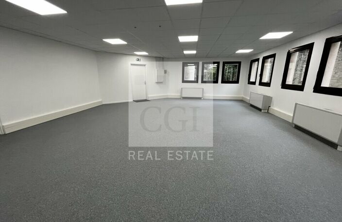 BUREAUX à LOUER — photo 4