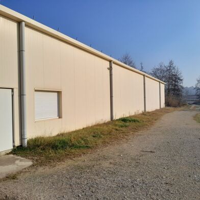 Commerce  700000 €