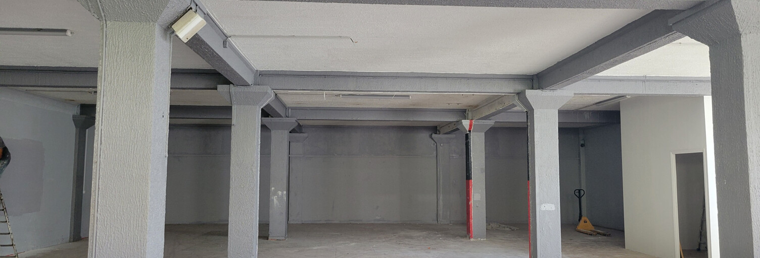 Commerce  300 m² à louer à Baie-Mahault (97122)