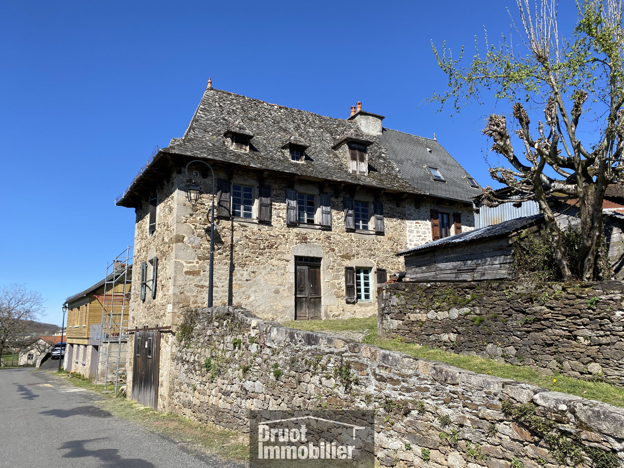 Villa / Maison  T4 à vendre Cassaniouze 15340