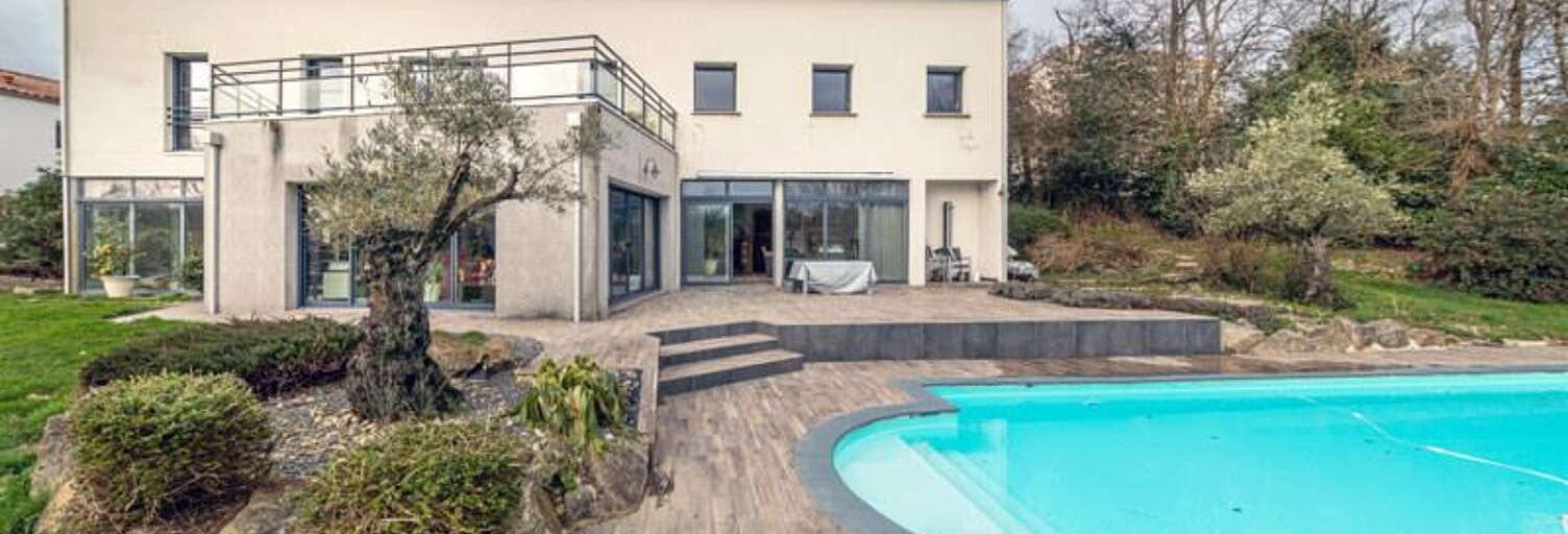 Maison 7 Pièces 213 m² à vendre à La Roche-sur-Yon (85000)