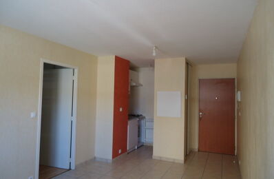 location appartement 425 € CC /mois à proximité de Bozouls (12340)