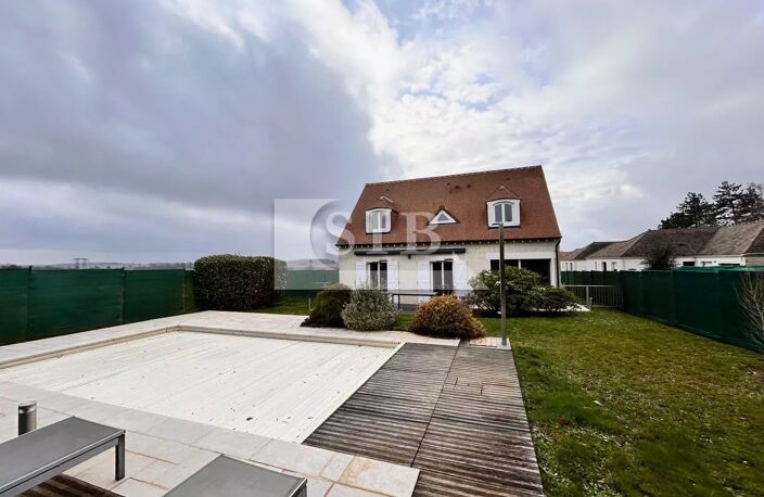 GOMETZ LA VILLE- Maison 6 pièces avec piscine chauffée — photo 2