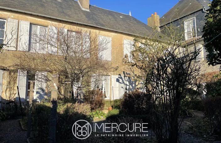 MAISON BOURGEOISE DE CENTRE-VILLE — photo 2