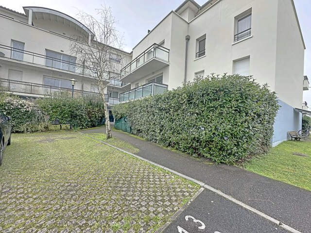 Libourne - Proche Lac des Dagueys - Appartement au dernier é — photo du bien