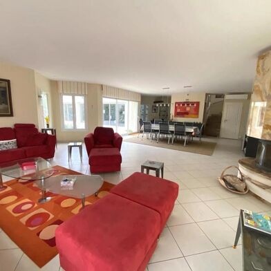 Maison 6 pièces 750000 €