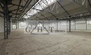 Local industriel  2050 m² à louer à Ivry-sur-Seine (94200)