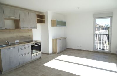 location appartement 813 € CC /mois à proximité de Villelaure (84530)