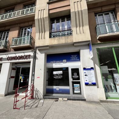 Commerce  673 €