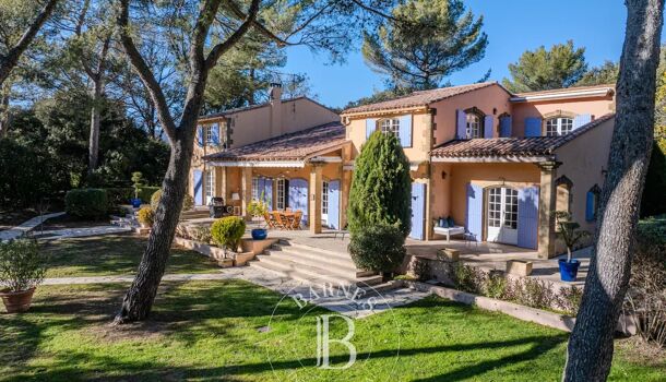 Propriété 16 pièces  à vendre Aix-en-Provence 13100