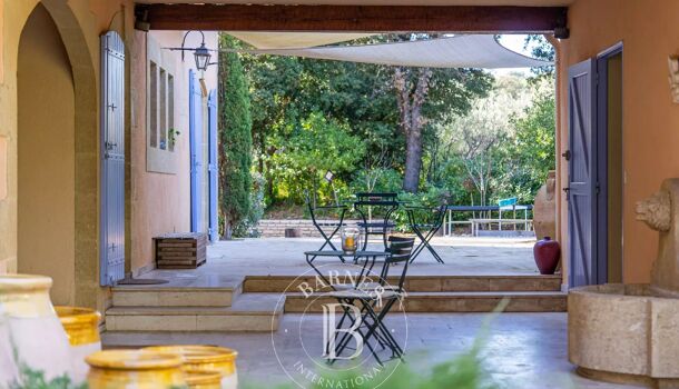 Propri&eacute;t&eacute; 16 pièces  à vendre Aix-en-Provence 13100