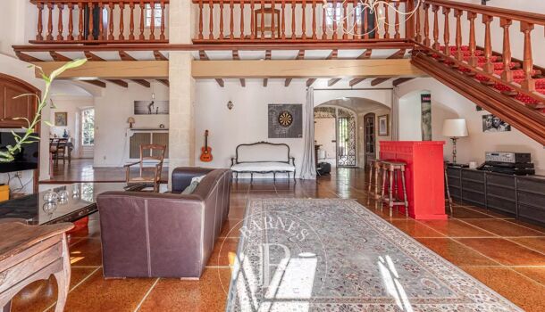 Propri&eacute;t&eacute; 16 pièces  à vendre Aix-en-Provence 13100