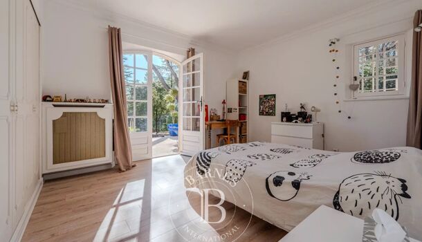 Propri&eacute;t&eacute; 16 pièces  à vendre Aix-en-Provence 13100