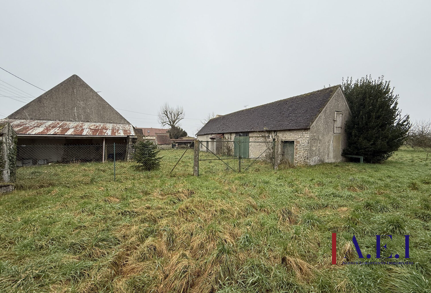 Corps de ferme de 200 m2 sur 1500 m2 de terrain — photo 1