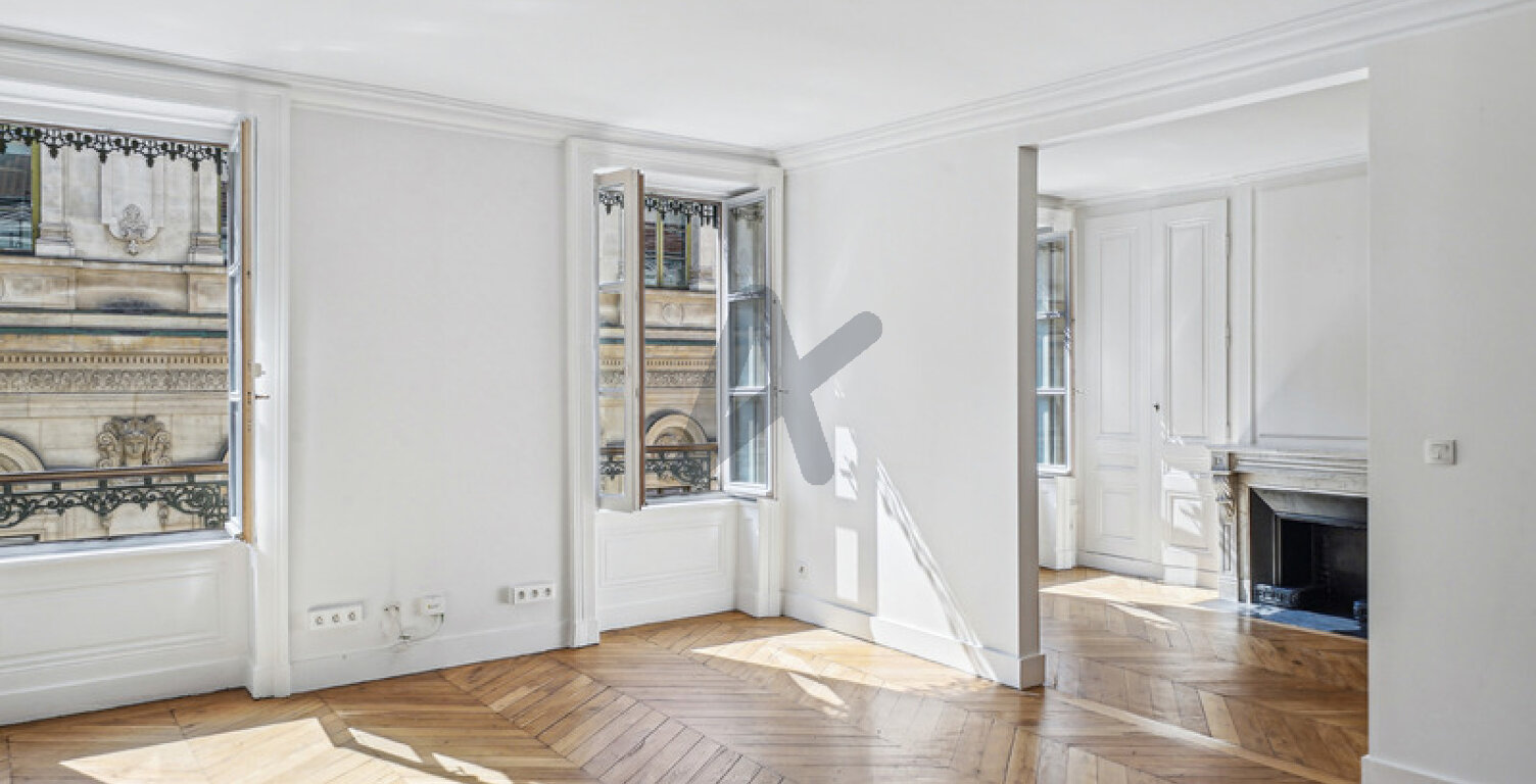 Appartement duplex en étage élevé vue sur la Bourse — photo 1