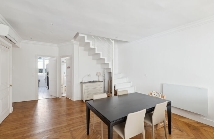 Appartement duplex en étage élevé vue sur la Bourse — photo 4
