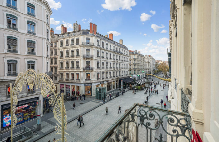 Lyon 2 ème - Cordeliers , appartement de  97 m2 avec 3 chamb — photo 2