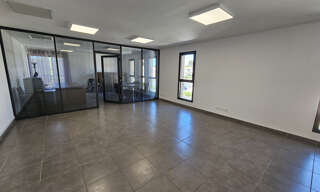 Commerce  62 m² à louer à Rognac (13340)