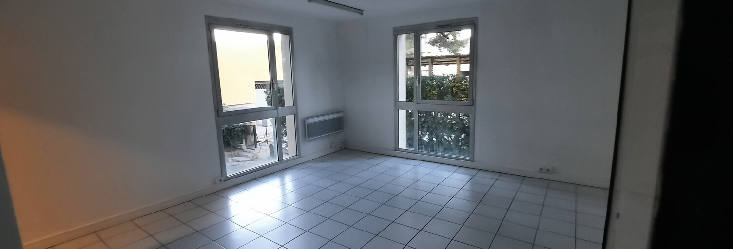 Commerce  25 m² à louer à Marseille 9 (13009)