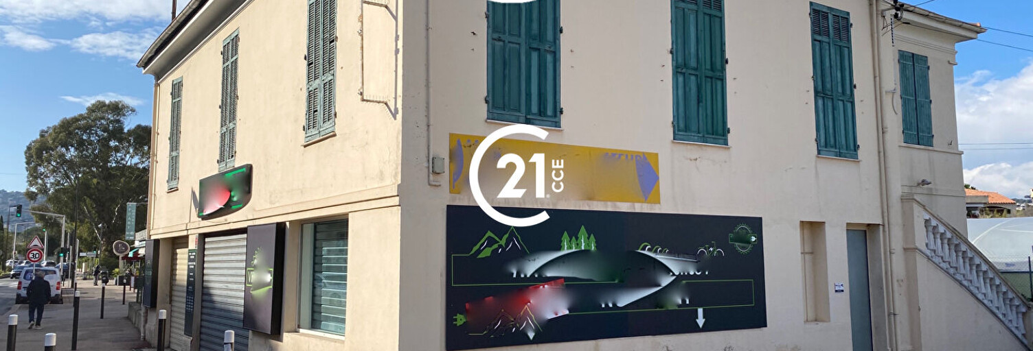 Commerce  130 m² à louer à Antibes (06160)