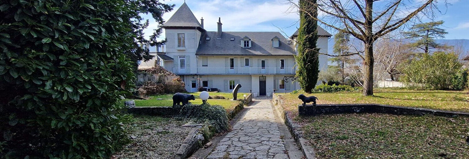 Maison 10 Pièces 253 m² à vendre à Chambéry (73000)