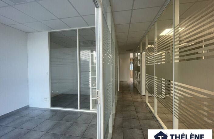BUREAUX à LOUER — photo 2