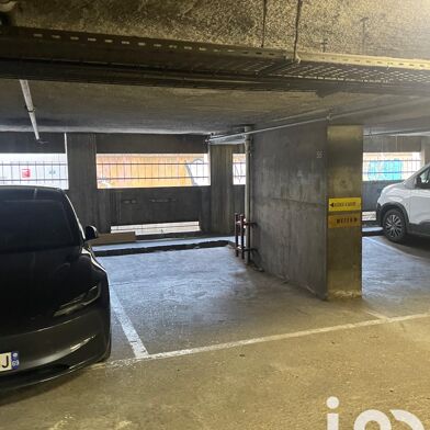 Garage  23500 €