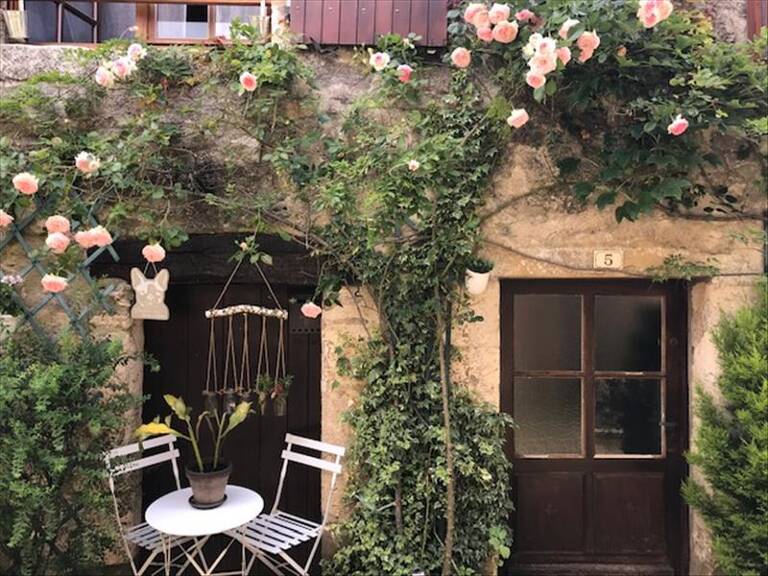 Maison en pierre de 4 pièces principales — photo 1