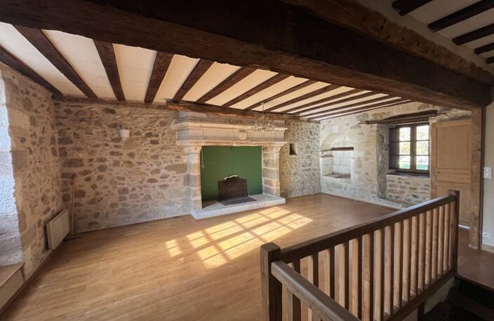 Maison en pierre de 4 pièces principales — photo 2