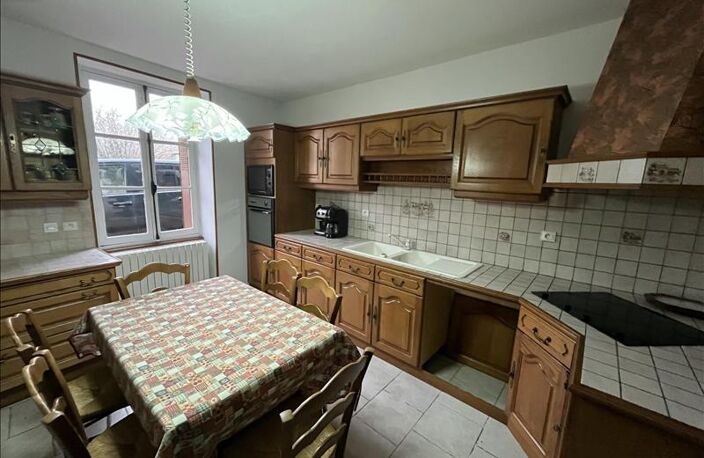 Maison en pierre de 10 pièces principales — photo 2