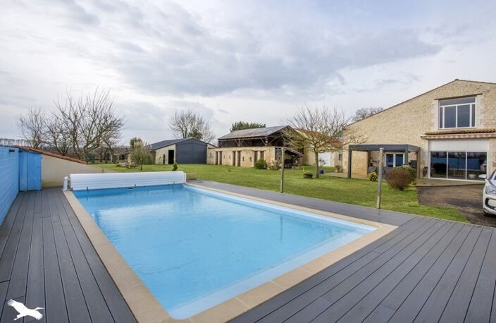 Maison en pierre de 8 pièces principales — photo 2