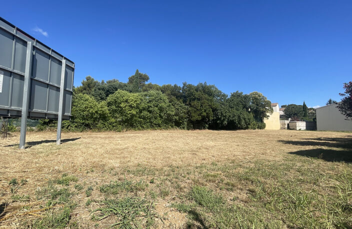 Bureau neuf de 38 m2 à Sommières — photo 3