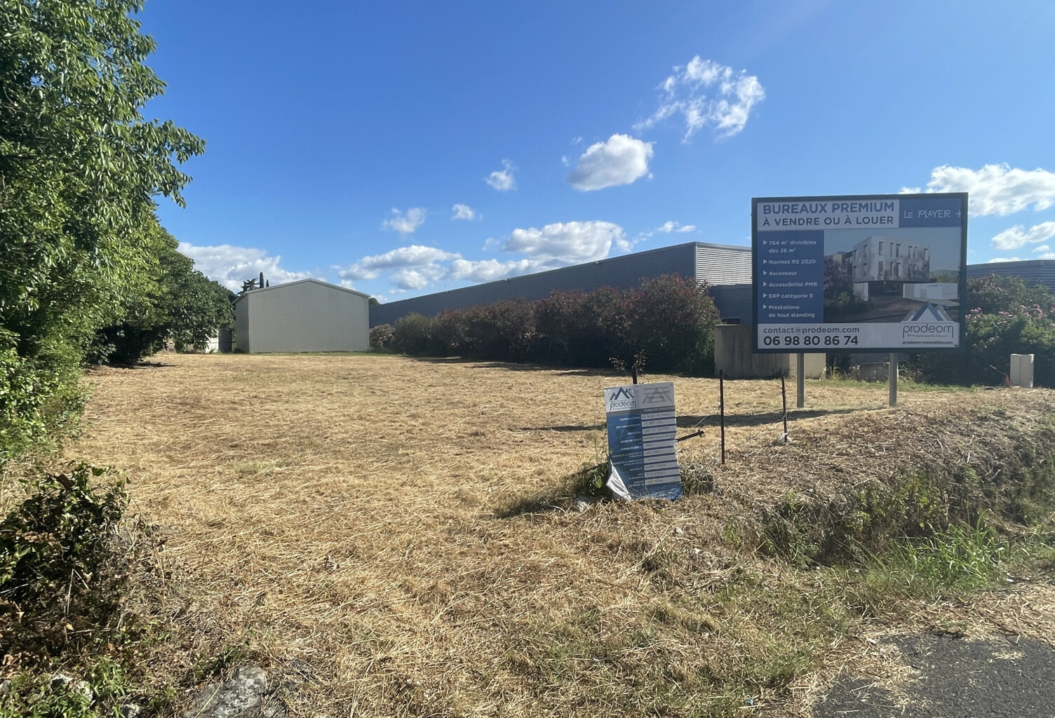Bureau neuf de 86 m2 à Sommières — photo 1