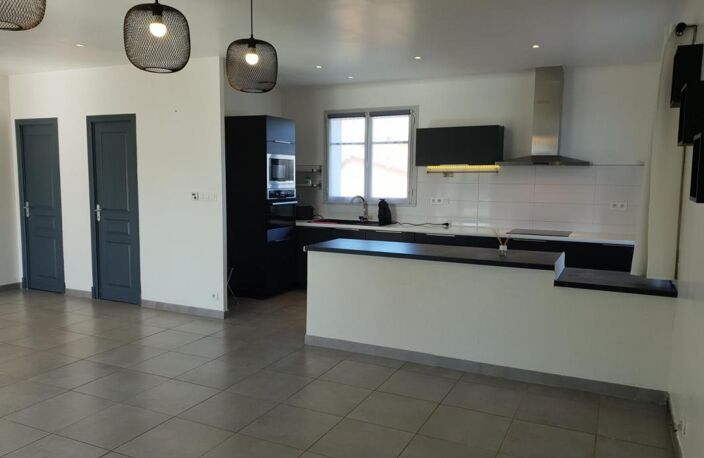 À vendre, Miélan (Gers): Villa de 4 chambres, terrasse d'été, véranda, garage et chenil dans un jardin sécurisé de 1.502m². Situation calme, à quelques minutes à pied des commerces — photo 5