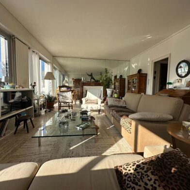 Appartement 9 pièces 366000 €