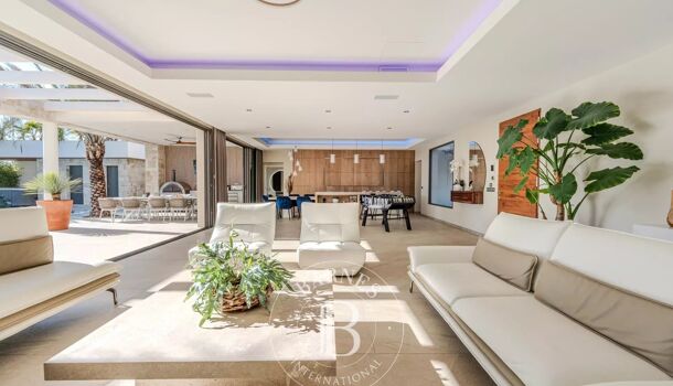 Villa / Maison 8 pièces  à vendre Aix-en-Provence 13100